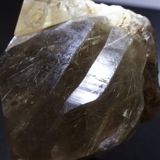 画像4: ルチルクォーツ 原石 ポリッシュ 204g ブラジル産 【 一点もの 】 Rutile quartz 希少 針水晶 ゴールド ルチル 鉱物 浄化 お守り オブジェ 幸運 開運 天然石 パワーストーン (4)