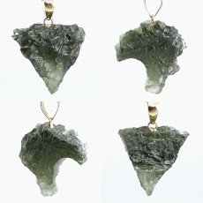 画像2: モルダバイト ペンダントトップ K18 チェコ産 ラフ 原石【一点もの】Moldavite 日本製 自社製 モルダヴ石 希少 レア 浄化 天然石 パワーストーン カラーストーン (2)