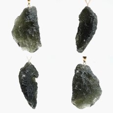 画像2: モルダバイト ペンダントトップ K18 チェコ産 ラフ 原石【一点もの】Moldavite 日本製 自社製 モルダヴ石 希少 レア 浄化 天然石 パワーストーン カラーストーン (2)