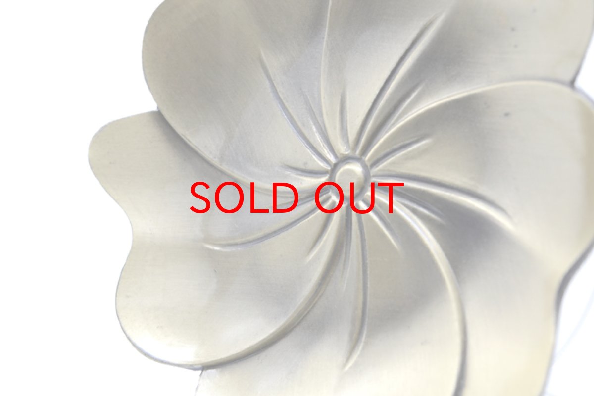 画像4: お香皿 約9cm 蓮模様 真鍮製 香炉 線香 神聖幾何学 お香立て 仏像 仏具 仏壇 アロマ アロマグッズ 浄化 さざれ 天然石 パワーストーン 厄除け 原石 念珠 縁起 吉祥 (4)