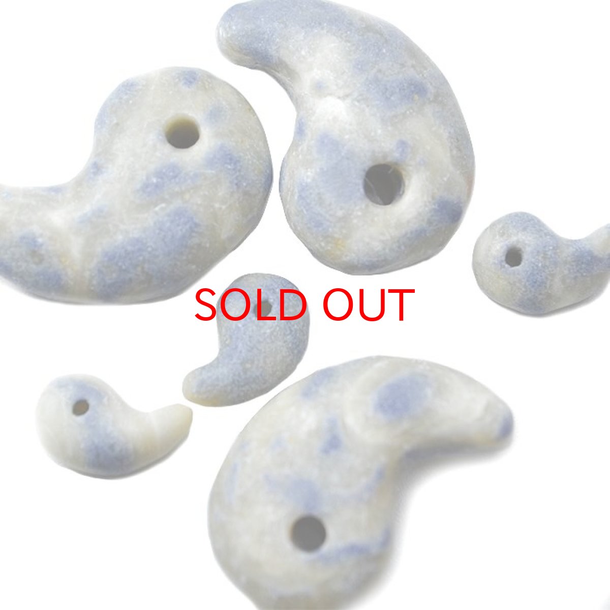 画像5: 日本の石 フェアリースキンサファイア　勾玉 　小　20mm 徳島県産 天然石 パワーストーン レディース メンズ 三種の神器 八尺瓊勾玉 (5)