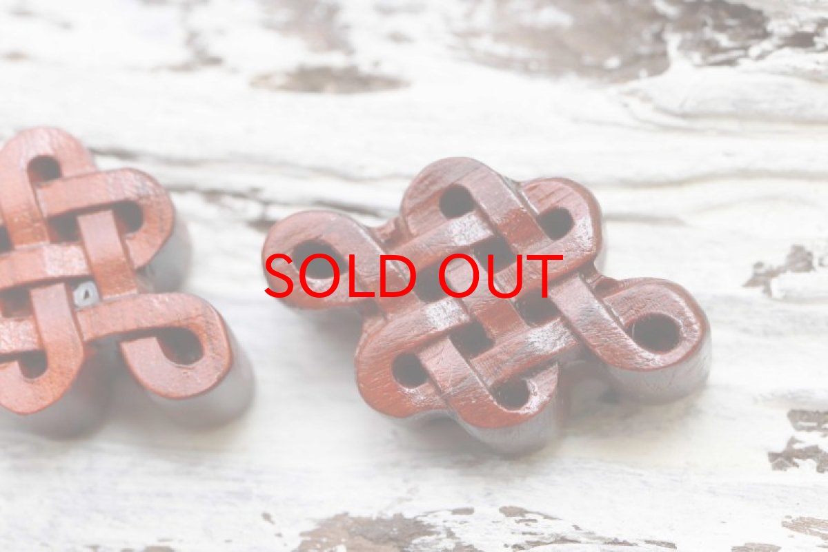 画像2: 【一粒売り】ウッドビーズ 結び目 紫檀 ローズウッド 約13×21mm 天然木 風水 ハンドメイド アクセサリーパーツ ナチュラル 品番:11039 (2)