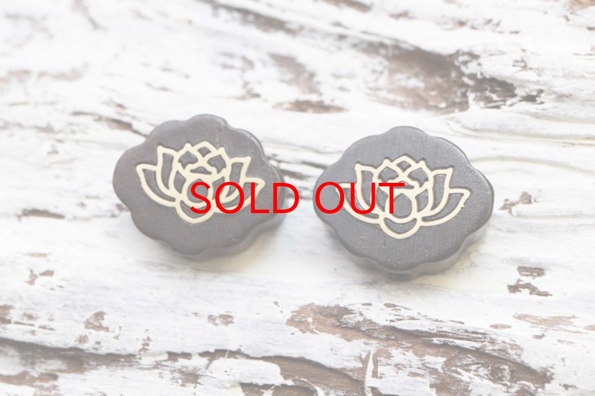 画像2: 【一粒売り】ウッドビーズ 蓮 ロータス 黒檀 エボニー 約15×18mm 天然木 風水 ハンドメイド アクセサリーパーツ ナチュラル 品番:10855 (2)