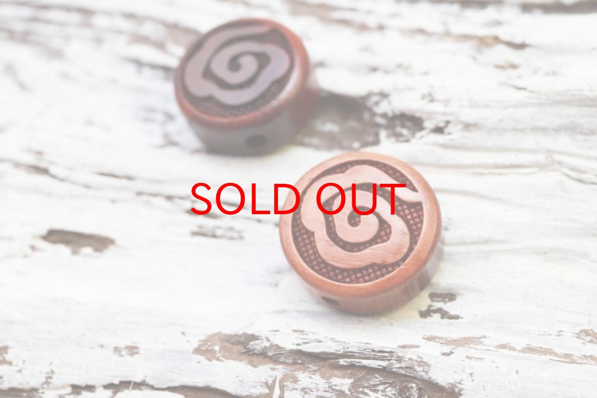 画像2: 【一粒売り】ウッドビーズ ディスク型 風 紫檀 ローズウッド 約16mm 天然木 風水 ハンドメイド アクセサリーパーツ ナチュラル 品番:10406 (2)