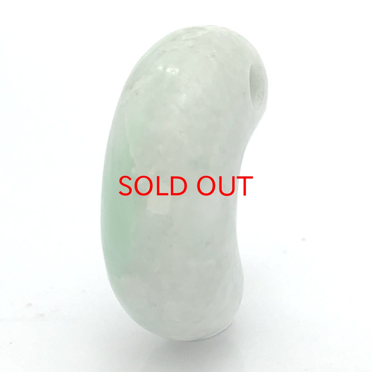 画像2: 【SALE 20%OFF】 【一点物】 【希少】 【送料無料】糸魚川翡翠 勾玉 12.1g 新潟県産 幸運 ひすい ヒスイ 国石 パワーストーン 天然石 硬玉 ジェダイド  5月誕生石 糸魚川ひすい 健康運 お守り (2)