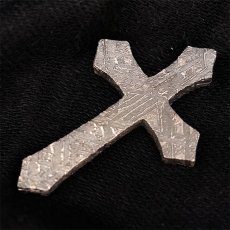 画像3: 【一点物】 アルタイ隕石 新疆隕石 クロス 十字架 彫り物 プレート Altai (Xinjiang) meteorite cross Plate (3)