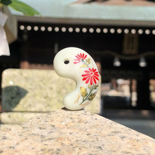 オリジナル商品 勾玉 翡翠 金箔 漆 蒔絵<br>