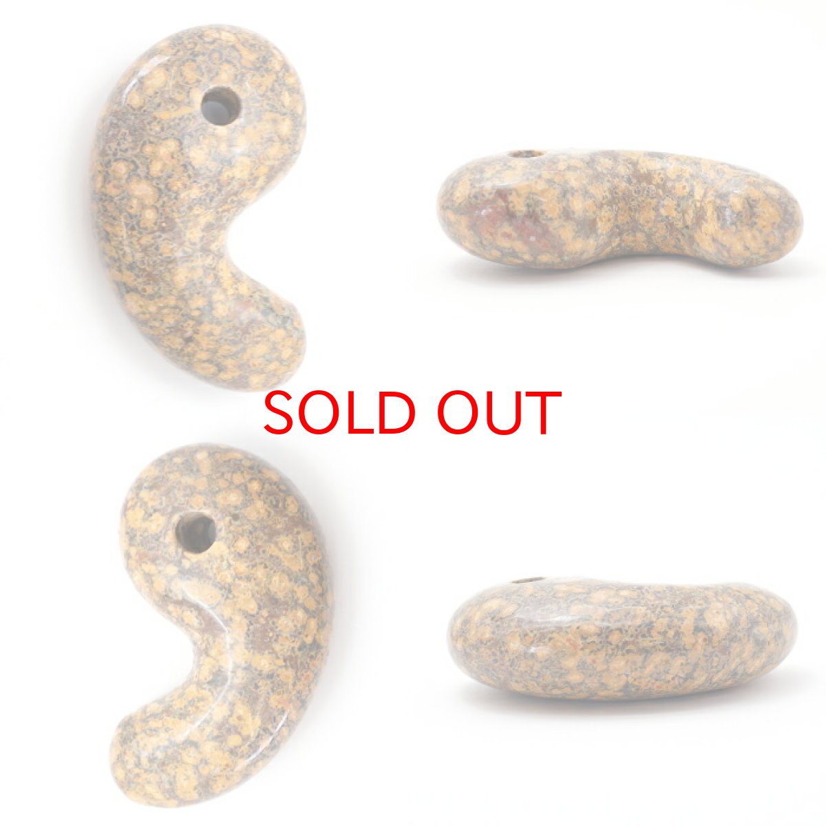 画像13: 特大サイズの天然石勾玉 台座付き  約8cm  【一点物】特大勾玉 お守り 浄化  台座 勾玉 聖域 室内装飾品 厄除け 置物 オブジェ 人気 贈り物 新築祝い 雑貨 小物 パワーストーン 天然石 (13)