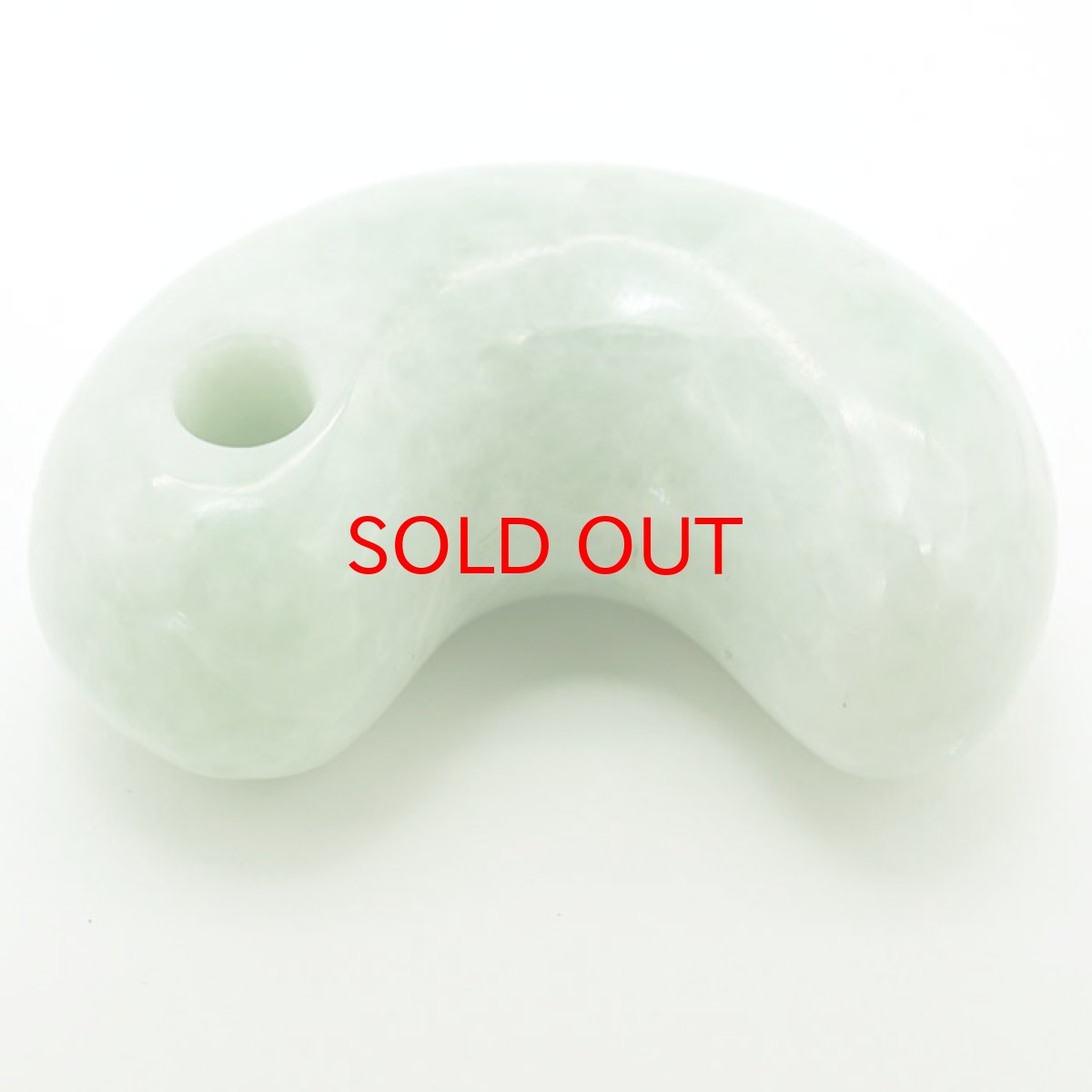 画像2: 【一点物】  糸魚川翡翠 勾玉 20.8g 青海産 幸運 ひすい ヒスイ 国石 パワーストーン 天然石 硬玉 ジェダイド  5月誕生石 糸魚川ひすい 健康運 お守り (2)