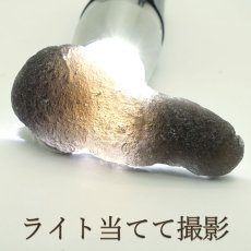 画像3: アグニマニタイト 原石 26.2g  インドネシア産 H&E社推奨【 一点物 】 天然ガラス 超希少 原石  テクタイト レア 天然石 パワーストーン (3)