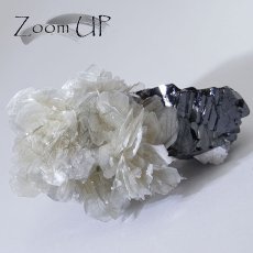 画像3: 【一点もの】 キャシテライト Cassiterite 錫石 すずいし 酸化鉱物 原石 中国産 10,7g 【希少】最高級 天然石 パワーストーン 透明度 幻の水晶 高品質 結晶 (3)