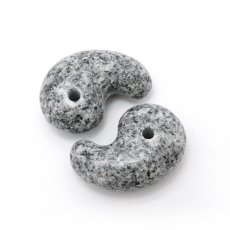 画像3: 【 日本の石 】 紀山石 勾玉 30mm 福島県産 Kisan Stone お守り 浄化 天然石 パワーストーン 日本銘石 (3)