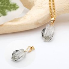 画像3: フェナカイト ラフ 原石 ペンダントトップ K18 3.29ct AAAランク 日本製 【 1点もの 】ロシア産 ラフ原石 Phenakite 希少石 レア  誕生石 天然石 原石アクセサリー フェナス石 鉱物 pendant ネックレス 【 送料無料 】パワーストーン 浄化 お守り 天然石 カラーストーン (3)