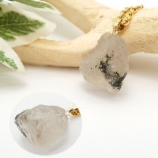 画像3: フェナカイト ラフ 原石 ペンダントトップ K18 22.95ct Aランク 日本製【 1点もの 】ロシア産 ラフ原石 Phenakite 希少石 レア  誕生石 天然石 原石アクセサリー フェナス石 鉱物 pendant ネックレス 【 送料無料 】パワーストーン 浄化 お守り 天然石 カラーストーン (3)