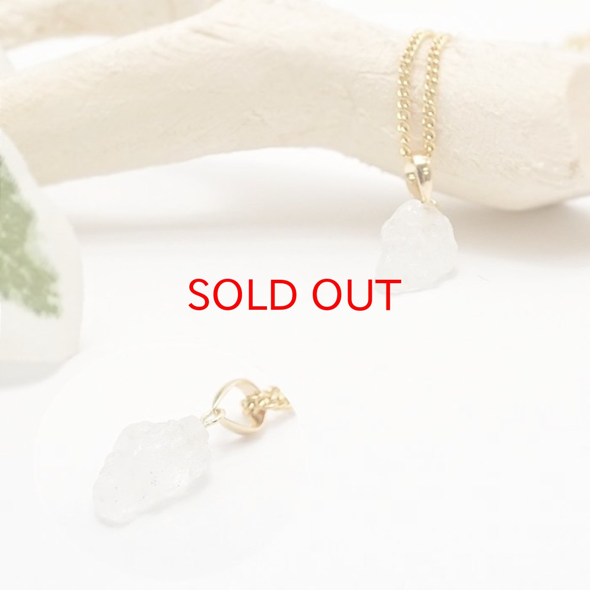 画像3: フェナカイト ラフ 原石 ペンダントトップ K18 1.95ct Sランク 日本製 【 1点もの 】ロシア産 ラフ原石 Phenakite 希少石 レア  誕生石 天然石 原石アクセサリー フェナス石 鉱物 pendant ネックレス 【 送料無料 】パワーストーン 浄化 お守り 天然石 カラーストーン (3)