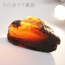 画像2: スマトラブルーアンバー 原石 インドネシア産 【 一点もの 】amber アンバー スマトラ産 琥珀 植物の化石 天然石 パワーストーン カラーストーン (2)