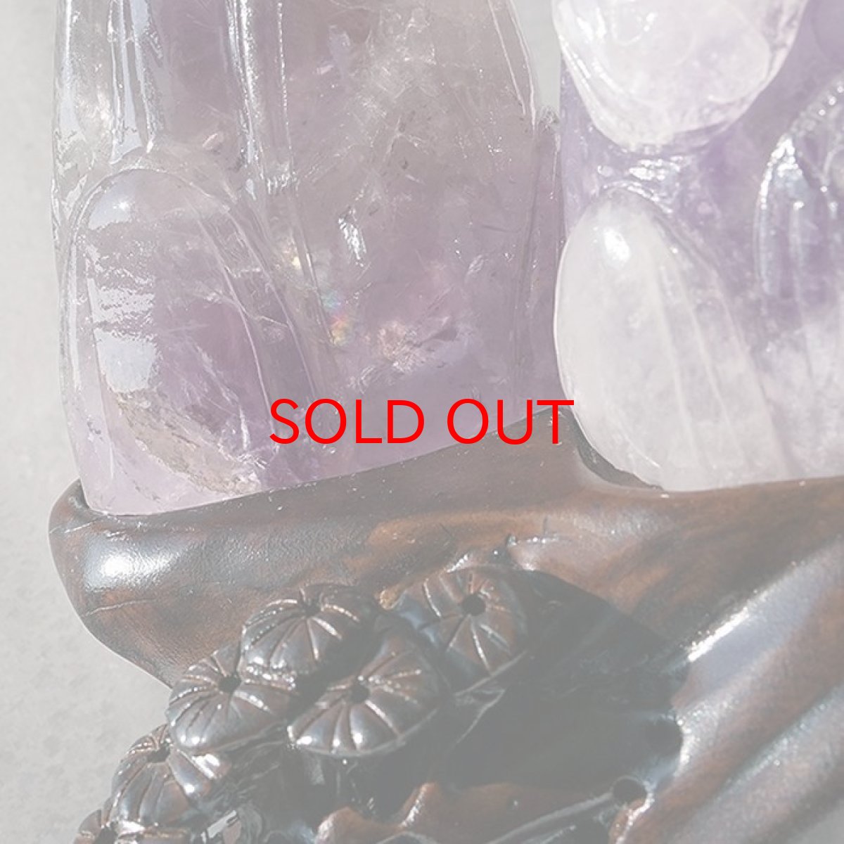 画像2: 【一点物】 山登り龍 龍の彫り物 《台座付き》天然石 アメジスト 干支 辰 龍 りゅう 置物 手作り 手彫り 玄関 リビング エントランス 受付 ブラジル (2)