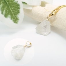 画像3: フェナカイト ラフ 原石 ペンダントトップ K18 4.1ct AAAランク 日本製 【 1点もの 】ロシア産 ラフ原石 Phenakite 希少石 レア  誕生石 天然石 原石アクセサリー フェナス石 鉱物 pendant ネックレス 【 送料無料 】パワーストーン 浄化 お守り 天然石 カラーストーン (3)