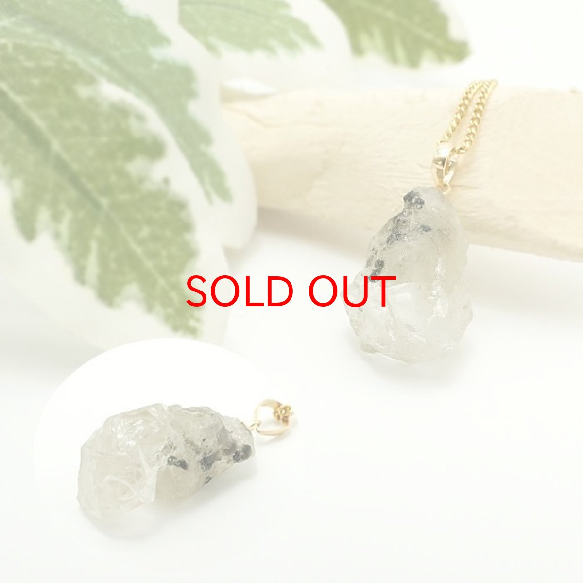 画像5: フェナカイト ラフ 原石 ペンダントトップ K18 14ct AAAランク 日本製 【 1点もの 】ロシア産 ラフ原石 Phenakite 希少石 レア  誕生石 天然石 原石アクセサリー フェナス石 鉱物 pendant ネックレス 【 送料無料 】パワーストーン 浄化 お守り 天然石 カラーストーン (5)