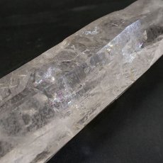 画像3: レーザークォーツ 水晶 中国産 原石  【一点もの】 虹入り水晶 クリスタル クォーツ 原石 浄化 空間 レーザーパワーチャージ ポイント 天然石 パワーストーン  希少石 レアストーン お守り 浄化 カラーストーン (3)