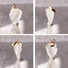 画像2: フェナカイト ラフ 原石 ペンダントトップ K18 2.1ct Sランク 日本製 【 1点もの 】ロシア産 ラフ原石 Phenakite 希少石 レア  誕生石 天然石 原石アクセサリー フェナス石 鉱物 pendant ネックレス 【 送料無料 】パワーストーン 浄化 お守り 天然石 カラーストーン (2)