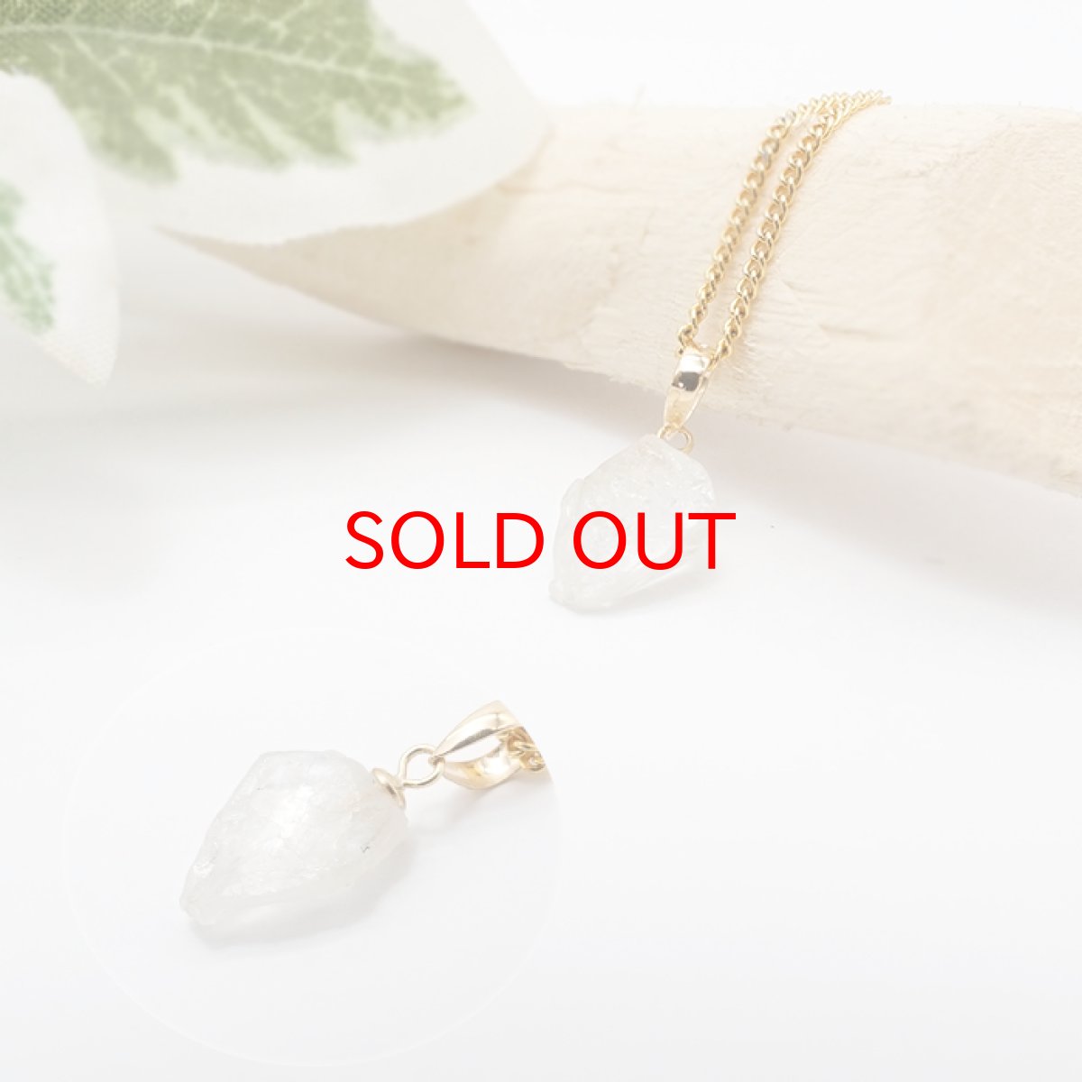 画像3: フェナカイト ラフ 原石 ペンダントトップ K18 2.1ct Sランク 日本製 【 1点もの 】ロシア産 ラフ原石 Phenakite 希少石 レア  誕生石 天然石 原石アクセサリー フェナス石 鉱物 pendant ネックレス 【 送料無料 】パワーストーン 浄化 お守り 天然石 カラーストーン (3)