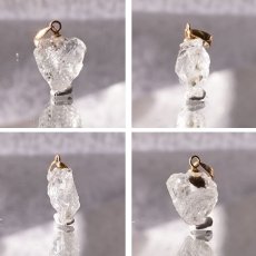 画像2: フェナカイト ラフ 原石 ペンダントトップ K18 2.4ct AAAランク 日本製 【 1点もの 】ロシア産 ラフ原石 Phenakite 希少石 レア  誕生石 天然石 原石アクセサリー フェナス石 鉱物 pendant ネックレス 【 送料無料 】パワーストーン 浄化 お守り 天然石 カラーストーン (2)