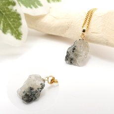 画像3: フェナカイト ラフ 原石 ペンダントトップ K18 4.9ct  日本製 【 1点もの 】ロシア産 ラフ原石 Phenakite 希少石 レア  誕生石 天然石 原石アクセサリー フェナス石 鉱物 pendant ネックレス 【 送料無料 】パワーストーン 浄化 お守り 天然石 カラーストーン (3)