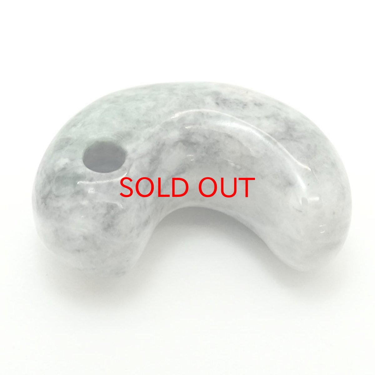 画像3: 【一点物】 【希少】 糸魚川翡翠 勾玉 16g 新潟県  幸運 ひすい ヒスイ 国石 パワーストーン 天然石 硬玉 ジェダイド  5月誕生石 糸魚川ひすい 健康運 お守り カラーストーン (3)