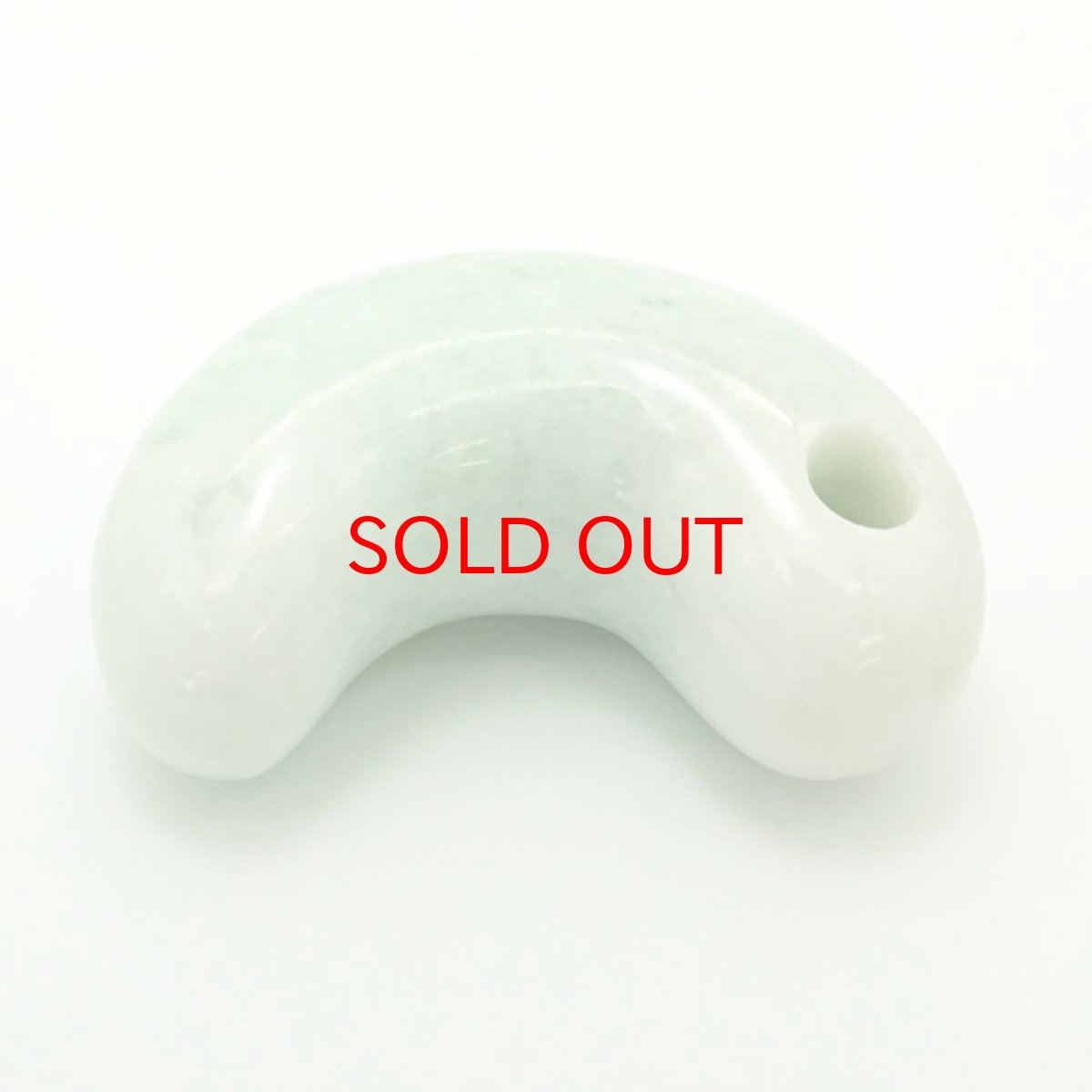 画像3: 【一点物】 【希少】 糸魚川翡翠 勾玉 20.6g 新潟県  幸運 ひすい ヒスイ 国石 パワーストーン 天然石 硬玉 ジェダイド  5月誕生石 糸魚川ひすい 健康運 お守り カラーストーン (3)