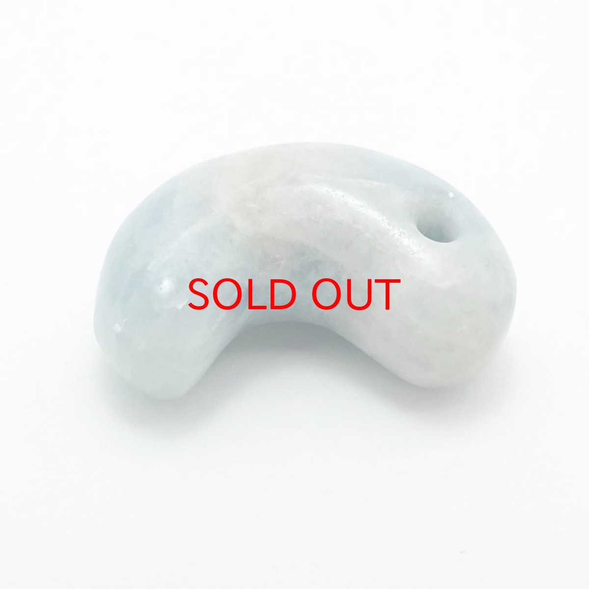 画像3: 【一点物】 【希少】 糸魚川ブルー翡翠 勾玉 6.3g 新潟県 小滝コン産 幸運 ひすい ヒスイ 国石 パワーストーン 天然石 硬玉 ジェダイド  5月誕生石 糸魚川ひすい 健康運 お守り カラーストーン (3)