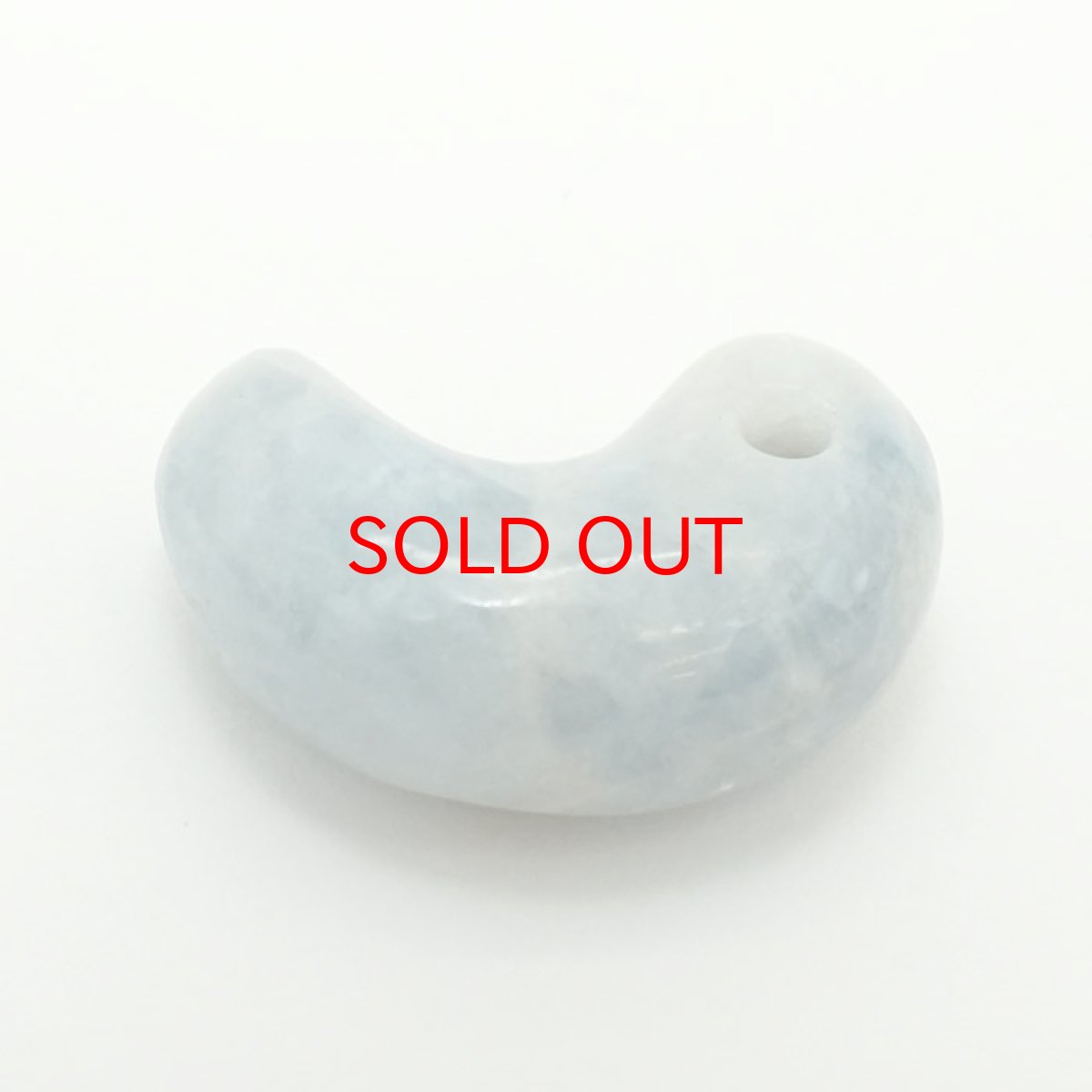 画像2: 【一点物】 【希少】 糸魚川ブルー翡翠 勾玉 6.3g 新潟県 小滝コン産 幸運 ひすい ヒスイ 国石 パワーストーン 天然石 硬玉 ジェダイド  5月誕生石 糸魚川ひすい 健康運 お守り カラーストーン (2)