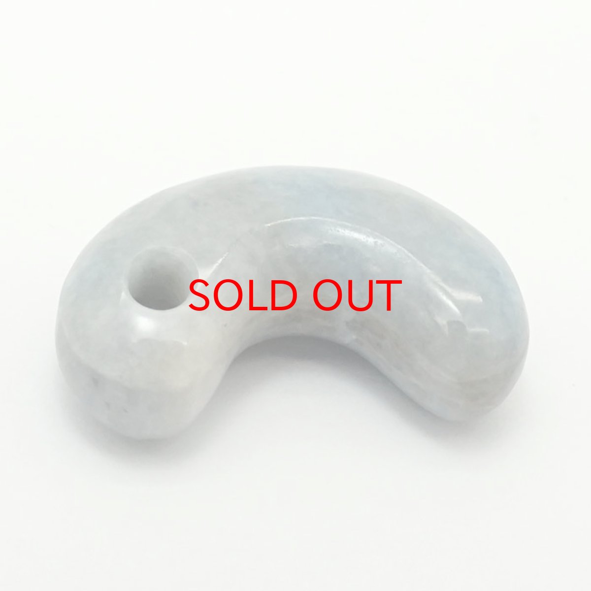 画像3: 【一点物】 【希少】 糸魚川ブルー翡翠 勾玉 5.2g 新潟県 幸運 ひすい ヒスイ 国石 パワーストーン 天然石 硬玉 ジェダイド  5月誕生石 糸魚川ひすい 健康運 お守り カラーストーン (3)