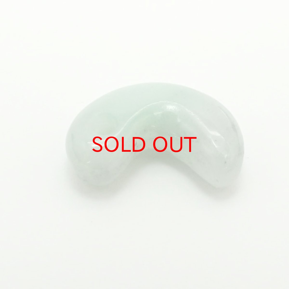 画像3: 【一点物】 【希少】 糸魚川翡翠 勾玉 3.2g 新潟県  幸運 ひすい ヒスイ 国石 パワーストーン 天然石 硬玉 ジェダイド  5月誕生石 糸魚川ひすい 健康運 お守り カラーストーン (3)