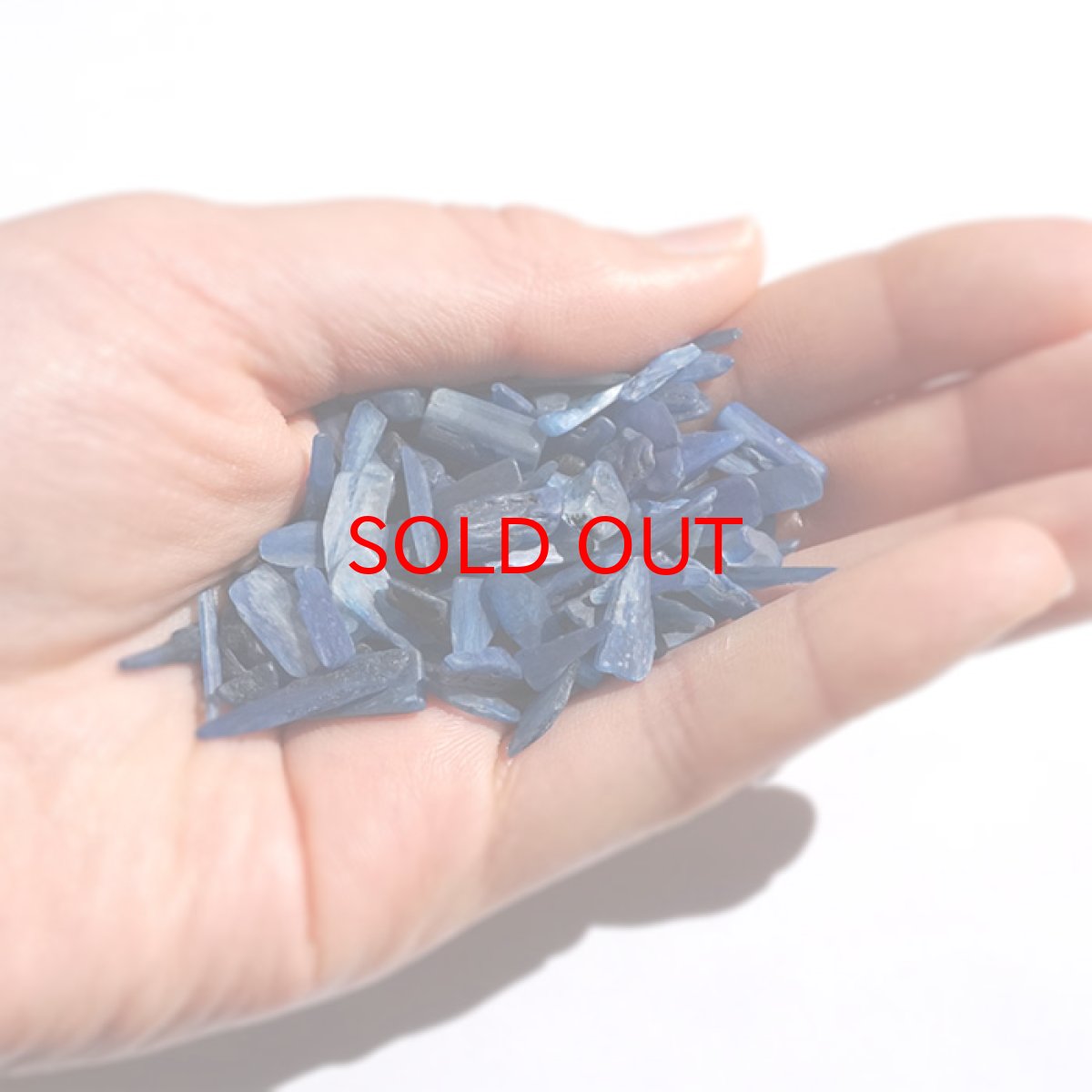 画像3: さざれ 100g カイヤナイト (有色含浸) 天然石 パワーストーン 穴無し さざれ カラーストーン (3)