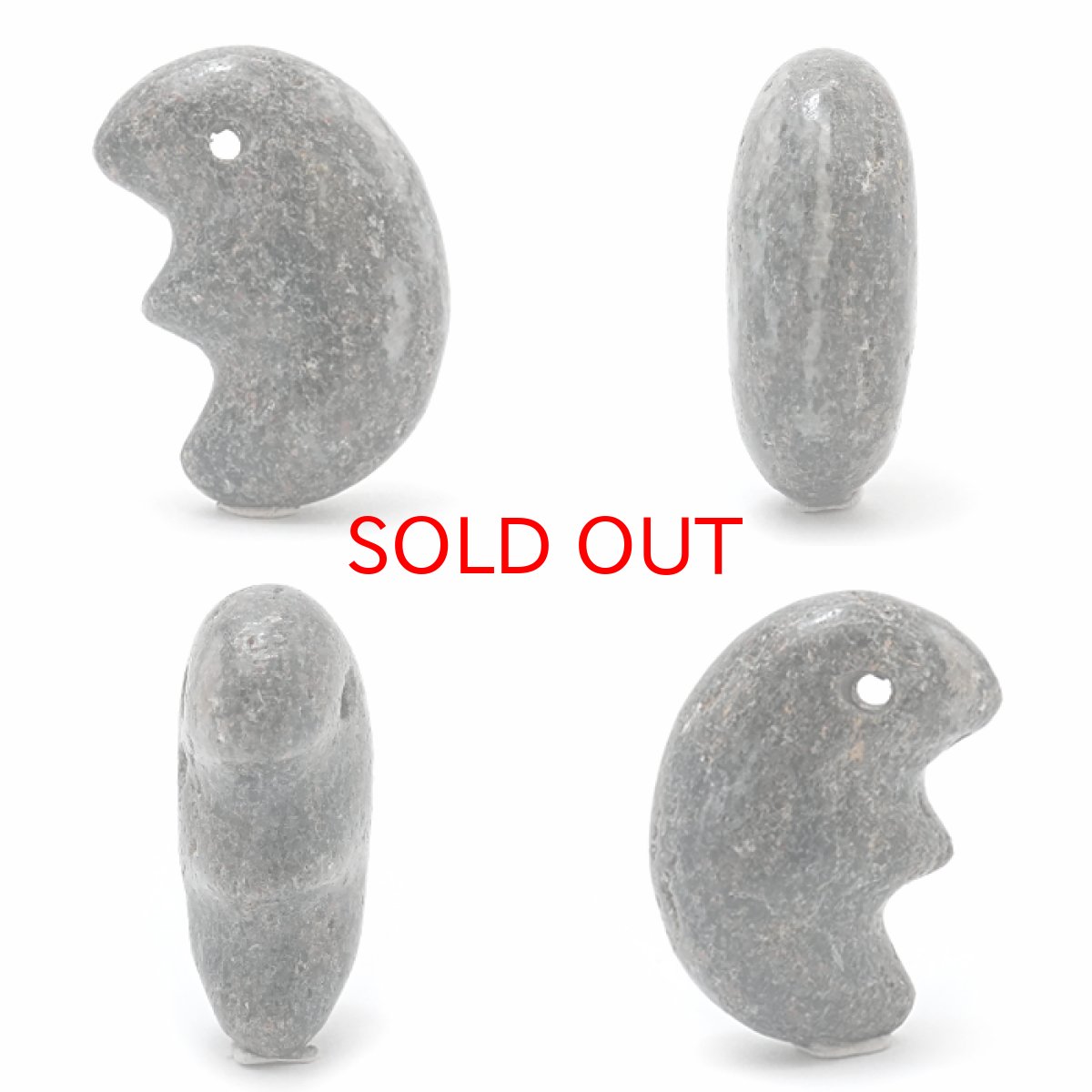 画像2: ブラックハイドガーネット 子持ち勾玉 約30mm 【 一点もの 】 愛媛県産 勾玉 Black Hide Garnet 日本銘石 お守り パワーストーン 天然石 カラーストーン 【正規販売店】 (2)