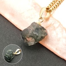 画像3: 《二次鉱床産 ナチュラル原石》 フェナカイト ラフ 原石 ペンダントトップ K18 2.9ct 日本製 【 1点もの 】ロシア産 ラフ原石 Phenakite 希少石 レア  天然石 フェナス石 鉱物 ネックレス 【 送料無料 】パワーストーン 浄化 お守り 天然石 カラーストーン (3)