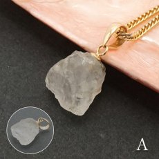 画像3: 《二次鉱床産 ナチュラル原石》 フェナカイト ラフ 原石 ペンダントトップ K18 3.7ct 日本製 【 1点もの 】ロシア産 ラフ原石 Phenakite 希少石 レア  天然石 フェナス石 鉱物 ネックレス 【 送料無料 】パワーストーン 浄化 お守り 天然石 カラーストーン (3)