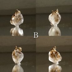 画像4: 《二次鉱床産 ナチュラル原石》 フェナカイト ラフ 原石 ペンダントトップ K18 4.8ct 日本製 【 1点もの 】ロシア産 ラフ原石 Phenakite 希少石 レア  天然石 フェナス石 鉱物 ネックレス 【 送料無料 】パワーストーン 浄化 お守り 天然石 カラーストーン (4)