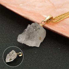 画像3: 《二次鉱床産 ナチュラル原石》 フェナカイト ラフ 原石 ペンダントトップ K18 5.1ct 日本製 【 1点もの 】ロシア産 ラフ原石 Phenakite 希少石 レア  天然石 フェナス石 鉱物 ネックレス 【 送料無料 】パワーストーン 浄化 お守り 天然石 カラーストーン (3)