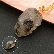 画像3: 《二次鉱床産 ナチュラル原石》 フェナカイト ラフ 原石 ペンダントトップ K18 14.6ct 日本製 【 1点もの 】ロシア産 ラフ原石 Phenakite 希少石 レア  天然石 フェナス石 鉱物 ネックレス 【 送料無料 】パワーストーン 浄化 お守り 天然石 カラーストーン (3)