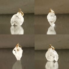 画像2: 《二次鉱床産 ナチュラル原石》 フェナカイト ラフ 原石 ペンダントトップ K18 3.2ct 日本製 【 1点もの 】ロシア産 ラフ原石 Phenakite 希少石 レア  天然石 フェナス石 鉱物 ネックレス 【 送料無料 】パワーストーン 浄化 お守り 天然石 カラーストーン (2)