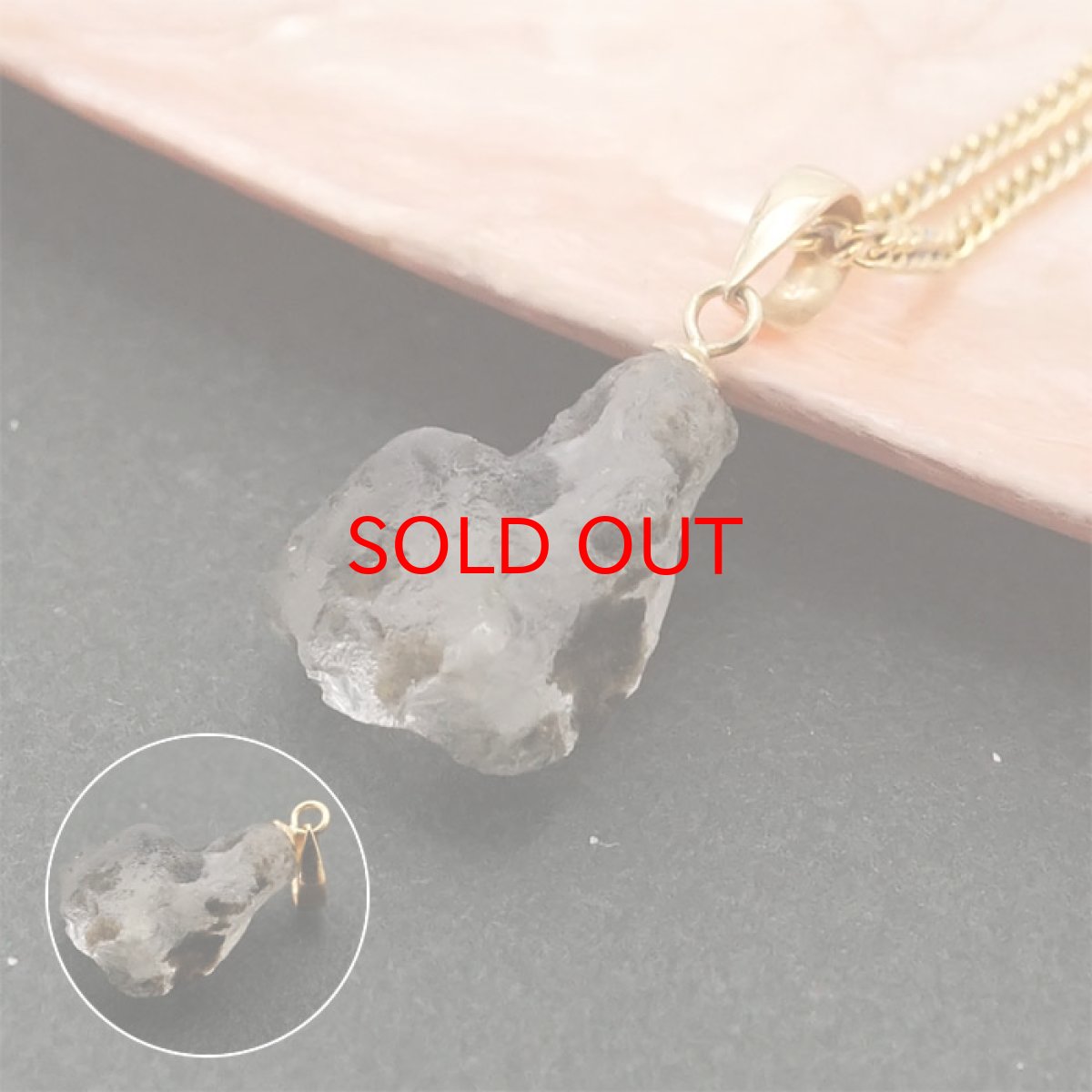 画像3: 《二次鉱床産 ナチュラル原石》 フェナカイト ラフ 原石 ペンダントトップ K18 5.0ct 日本製 【 1点もの 】ロシア産 ラフ原石 Phenakite 希少石 レア  天然石 フェナス石 鉱物 ネックレス 【 送料無料 】パワーストーン 浄化 お守り 天然石 カラーストーン (3)