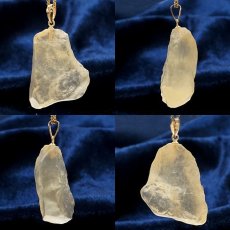 画像2: 【一点物】リビアングラス ペンダントトップ K18 リビア砂漠産 Libyan glass ガラス 隕石 宇宙 ガラス質 癒し 天然石 パワーストーン カラーストーン (2)