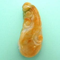 画像3: 【一点もの】 翡翠 蝙蝠(こうもり)&如意 彫り物  約36.2g ミャンマー産 天然石 パワーストーン カラーストーン (3)