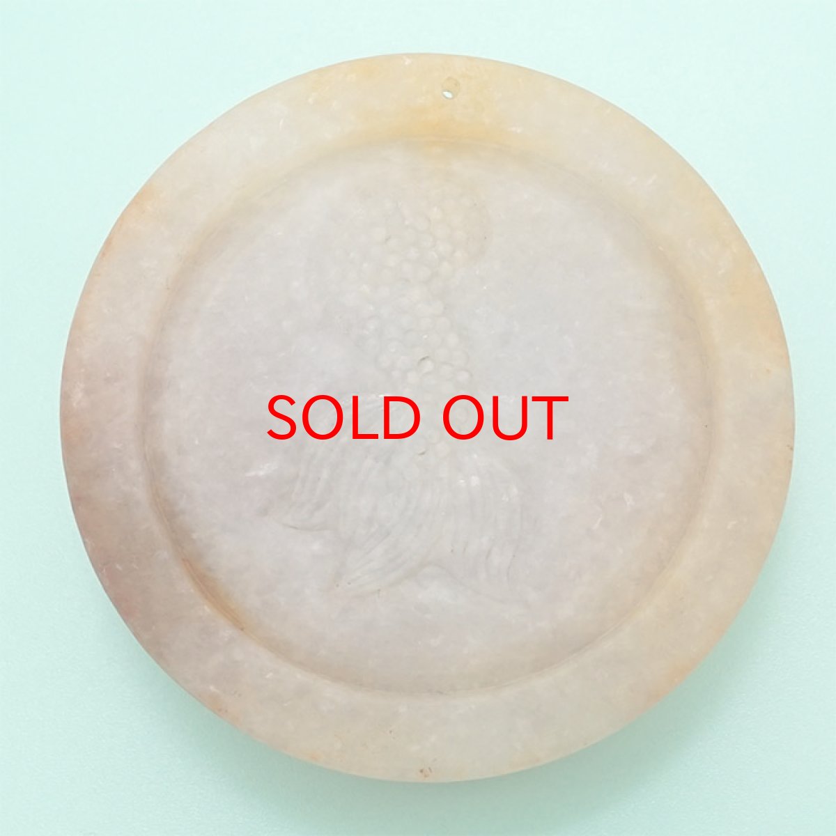 画像3: 【一点もの】 赤翡翠 龍 彫り物  約65.7g ミャンマー産 天然石 パワーストーン カラーストーン (3)