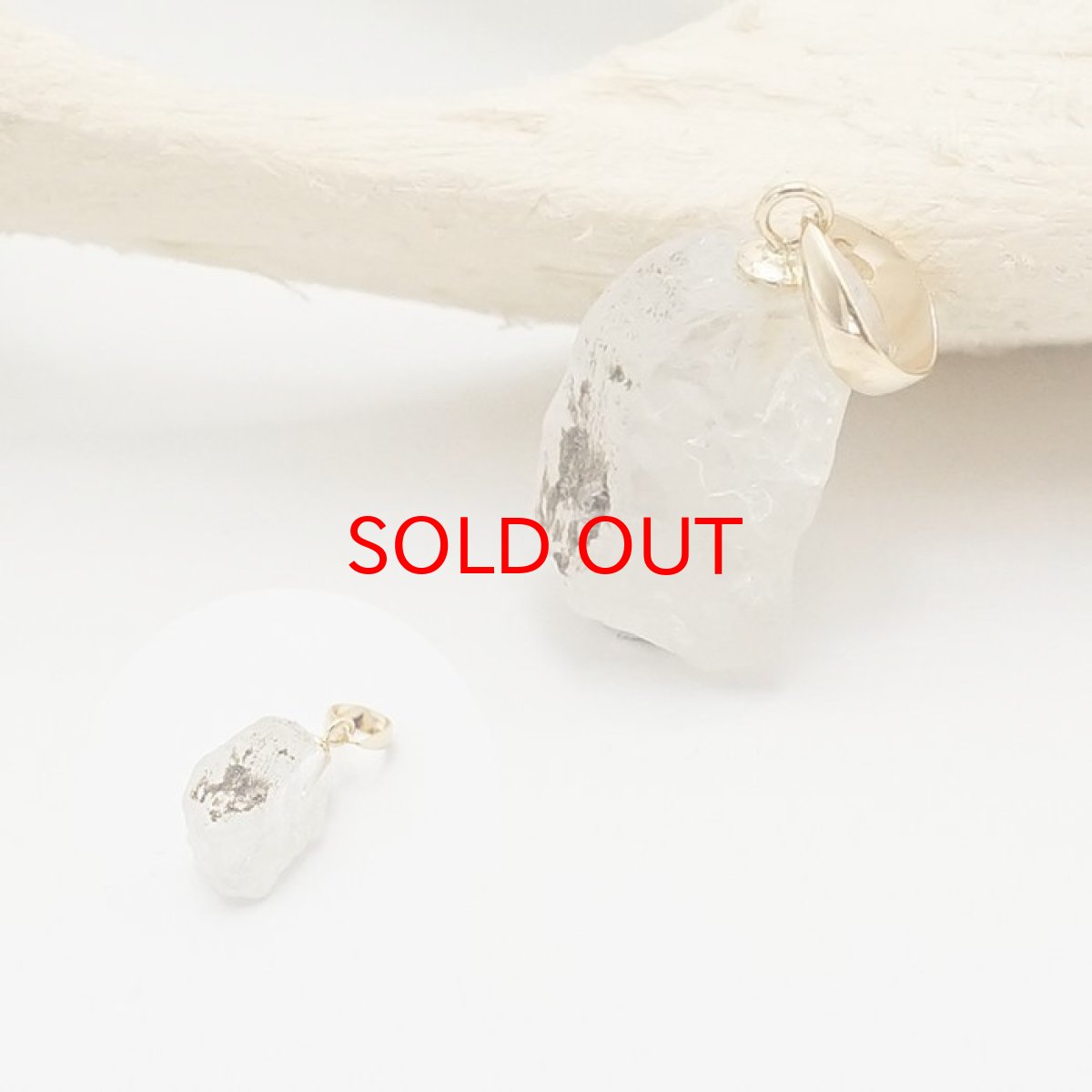 画像3: フェナカイト ラフ 原石 ペンダントトップ K18 3.7ct 日本製 【 1点もの 】ロシア産 ラフ原石 Phenakite 希少石 フェナス石 (3)