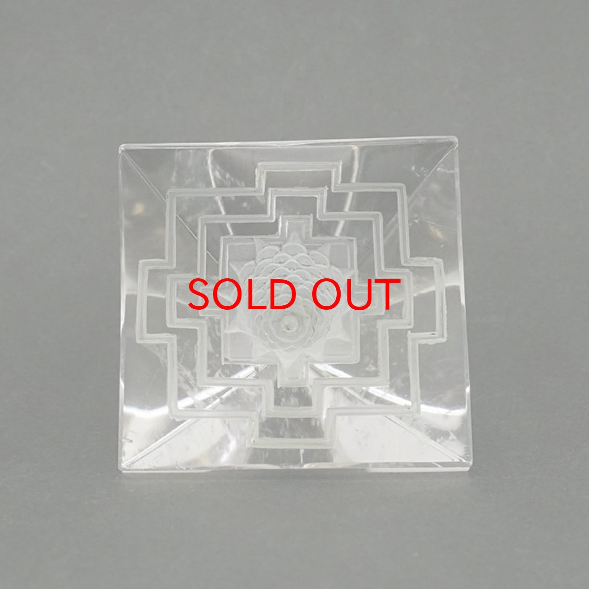 画像3: 【一点もの】 天然水晶 シュリヤントラピラミッド 約147.4g ネパール産 天然石 パワーストーン カラーストーン (3)