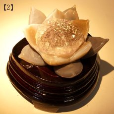 画像10: メノウ 蓮 ジオード ブラジル産 木製台座付き 【 一点物 】 agate  蓮の花ジオード 瑪瑙 めのう ジオード 金運 財運 浄化 置き物 浄化 台座付き お守り 天然石 パワーストーン カラーストーン (10)