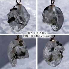 画像2: フェナカイト ラフ 原石 約2.8ct ペンダントトップ K18 日本製 【 1点もの 】 ロシア産 ラフ原石 Phenakite 希少石 フェナス石 鉱物 pendant ネックレス 【 送料無料 】パワーストーン 浄化 お守り 天然石 カラーストーン (2)